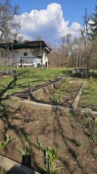 Pronájem slunné rovinaté zahrady Brno Lesná 200m2.