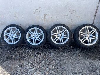 Mercedes-Benz w204 AMG sada kol 17 letní dvourozměr