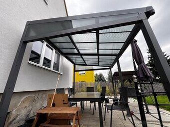 Hliníková pergola 3x4 m se stahovací střechou (Bauhaus) 
