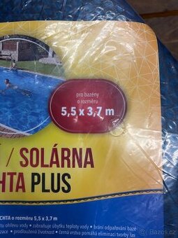 Solární plachta na bazén