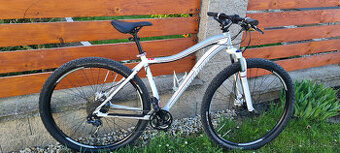 Prodám dámské kolo Specialized Jett velikosti L/19