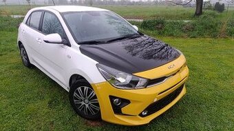 Kia Rio 1.2 63 kW,r.v,2021/8 naj.11tkm.koupeno nove v česku.