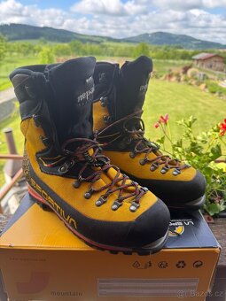 La Sportiva Nepal Cube GTX Men (21K) yellow