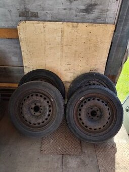 Blizzak 205/55 R16 zimní