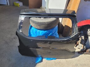 Prodám 5. Dveře na Dacia Duster r.v 2019