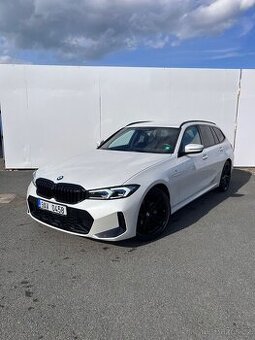 320d xDrive, tovární záruka do 04/2026 možnost odpočtu DPH