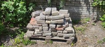 Zbytky cihel - cca půl palety za odvoz