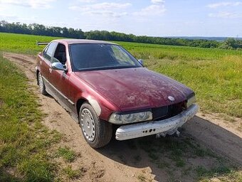 BMW E36 sedan 320i
