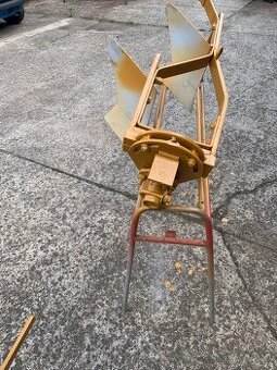Prodám dvouradličný pluh za malotraktor