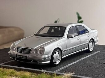 1:18 Mercedes-Benz E-Class E55 AMG - Silver - OttOmobile