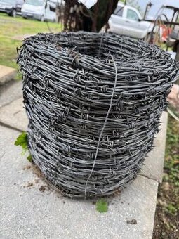 Prodám ostnatý drát