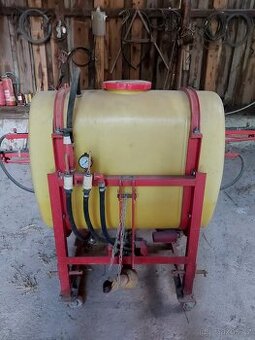 Postřikovač za traktor