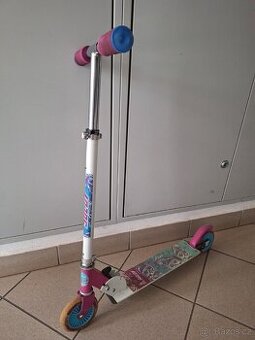 Skládací kovová koloběžka Sulov