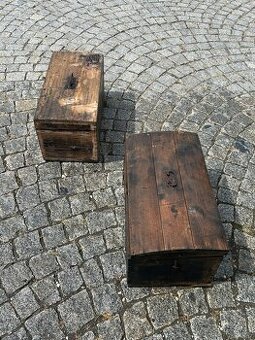 Dřevěné vojenské kufry