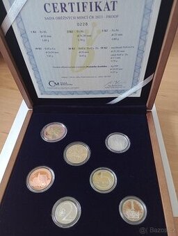 Sada oběžných mincí 2023, dřevěná kazeta, proof