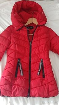 Nádherná prošívaná přechodová bunda