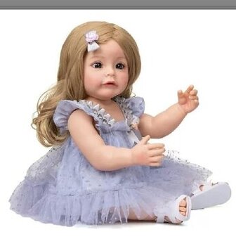 panenka celovinyl v modrých šatičkách, s botami