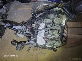 HONDA HORNET 600. RAM S DOKLADY +MOTOR