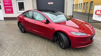 Tesla Model 3 Highland Long Range s pohonem všech kol