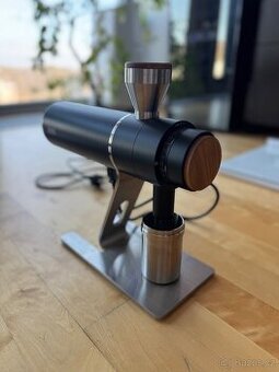 PRODÁM Zerno Z1 – Jet Black + SSP 64mm MPV2 (Blind) burrs