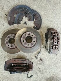 Predné brzdy 3.0 tdi VW Touareg 7l