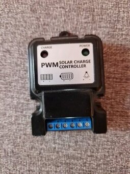 Solární nabíječka