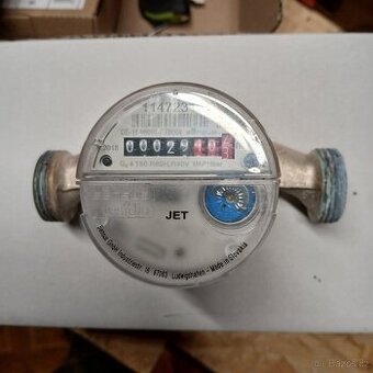 Vodoměr na studenou vodu bytový větší závit