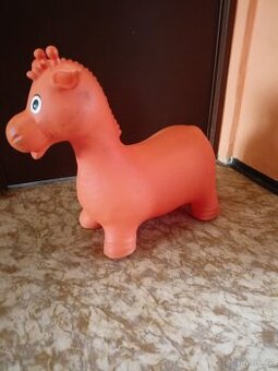 Dětské skákadlo, hopsadlo, odrážedlo