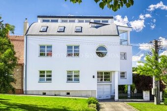 Prodej vily 530 m², pozemek 1395 m² Benešovo nám., Křižanov