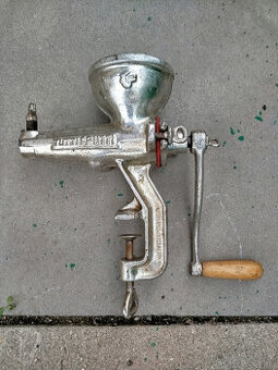 mlýnek na odšťavnování ovoce TUTTI-FRUTTI