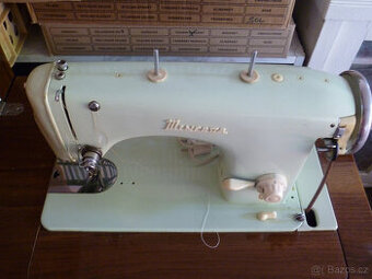 Retro šicí stroj Minerva funkční levně