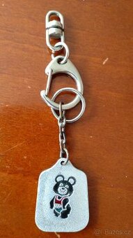 Přívěsek na klíče - maskot méďa - Olympijské hry Moskva 1980