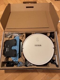 Robotický vysavač Tesla iq300