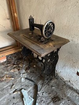 Starší šicí stroje