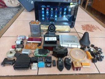 Prodám různé elektro součástky.