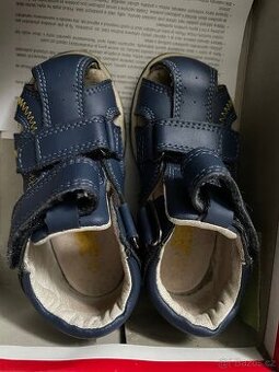 Dětské sandále 22