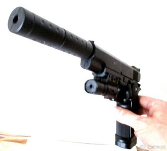 Airsoft zbraň replika italské pistole BERETTA.   Manuální .