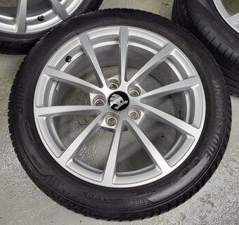 Originál 17" Audi 5x112 Škoda VW letní pneu
