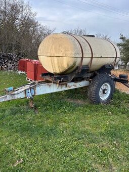 Cisterna/nádrž na vodu a DAM.