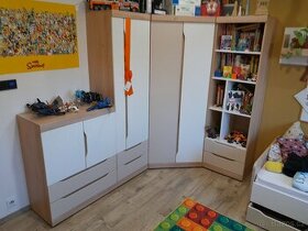 Dětský pokoj, skříně, komoda a postel - 1