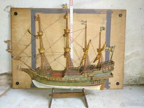 Dřevěný model lodi