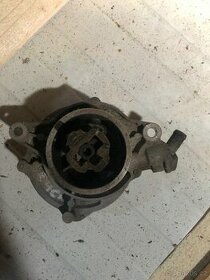 vakuová pumpa bmw e90 - 1