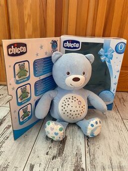 Medvídek Chicco s projektorem - modrý