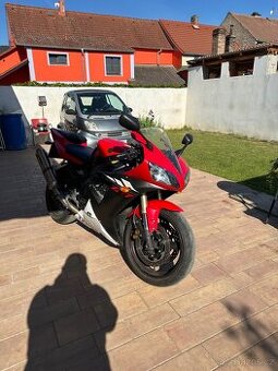 Yamaha r1