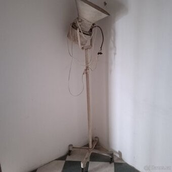 Retro zdravotnický světlo.