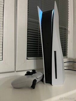 PlayStation 5 s mechanikou TOP stav