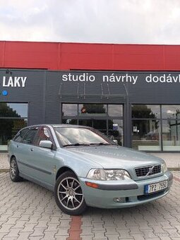 Volvo V40 ; 1,8 ben. ; 2003