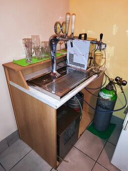 Výčepní zařízení, bar