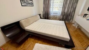 Manželská postel z masivu 180x200 cm – včetně matrací, roštů
