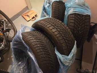 Zimní sada pneu 225/40/18 Nokian, Matador DOT 23,24